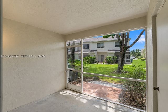 38 Truman Dr, Weston, FL 33326