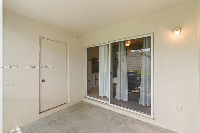 38 Truman Dr, Weston, FL 33326