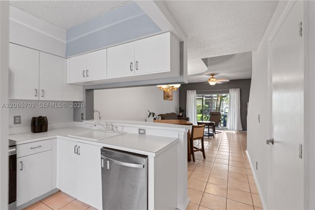 38 Truman Dr, Weston, FL 33326