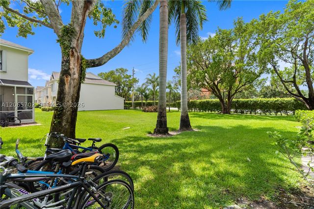 38 Truman Dr, Weston, FL 33326