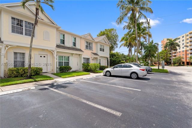 38 Truman Dr, Weston, FL 33326