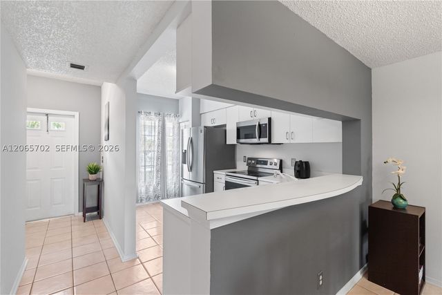 38 Truman Dr, Weston, FL 33326