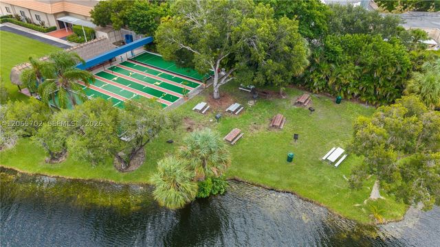 38 Truman Dr, Weston, FL 33326