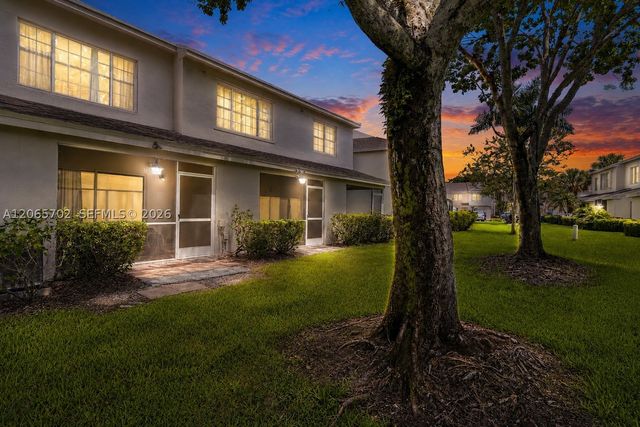 38 Truman Dr, Weston, FL 33326
