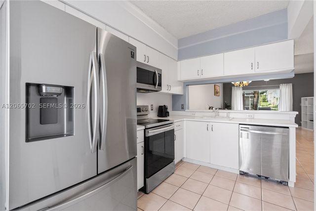 38 Truman Dr, Weston, FL 33326