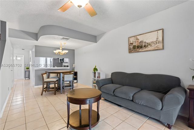 38 Truman Dr, Weston, FL 33326