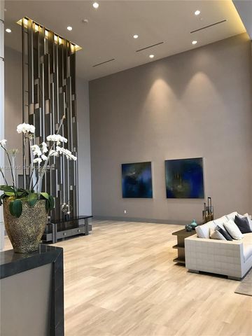 5300 NW 85 Avenue 703, Doral, FL 33166