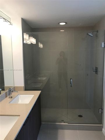 5300 NW 85 Avenue 703, Doral, FL 33166