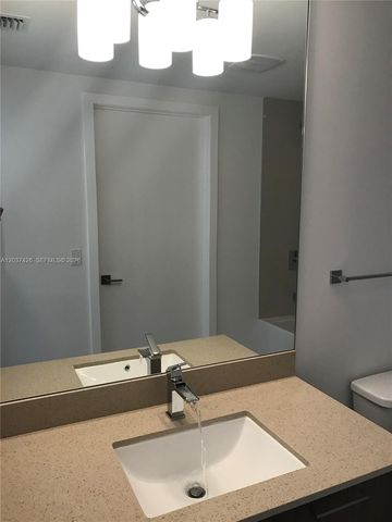 5300 NW 85 Avenue 703, Doral, FL 33166