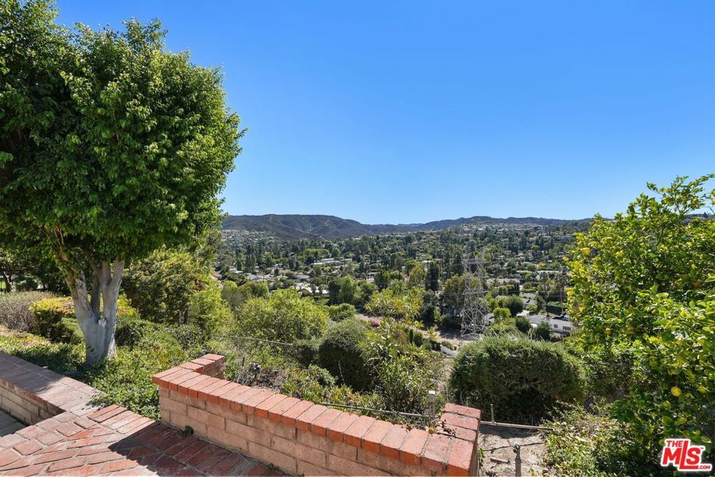 18800 Edleen Drive, Tarzana, CA 91356 — photo 3
