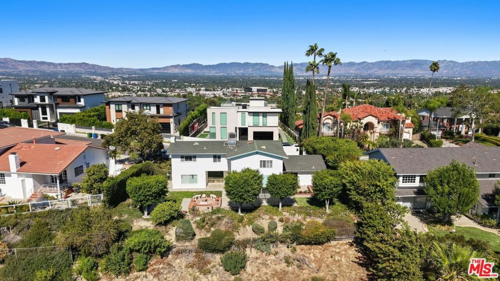 18800 Edleen Drive, Tarzana, CA 91356 — photo 4