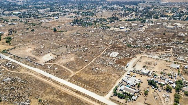 19 Lukens, Perris, CA 92570
