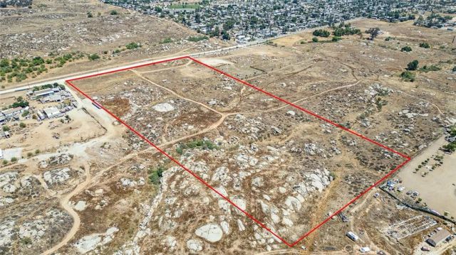 19 Lukens, Perris, CA 92570