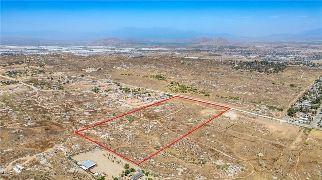 19 Lukens, Perris, CA 92570