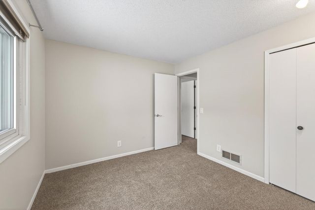 4339 Buckingham Court 1106, Vadnais Heights, MN 55127