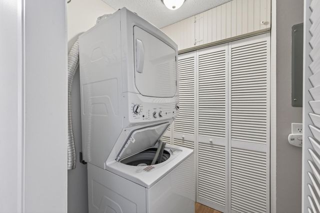 4339 Buckingham Court 1106, Vadnais Heights, MN 55127