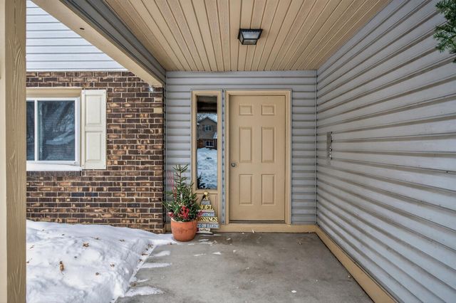 4339 Buckingham Court 1106, Vadnais Heights, MN 55127