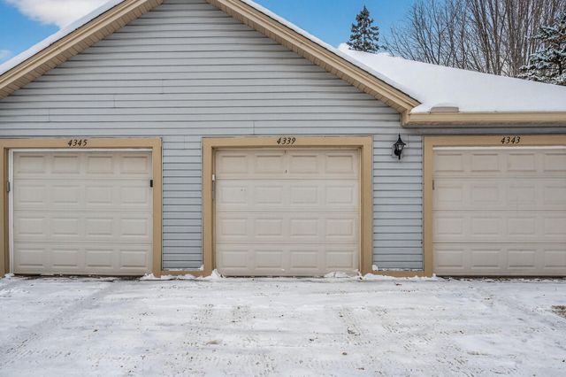 4339 Buckingham Court 1106, Vadnais Heights, MN 55127