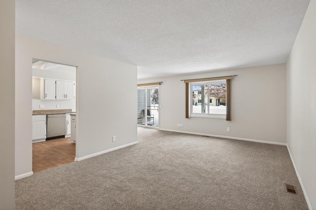 4339 Buckingham Court 1106, Vadnais Heights, MN 55127