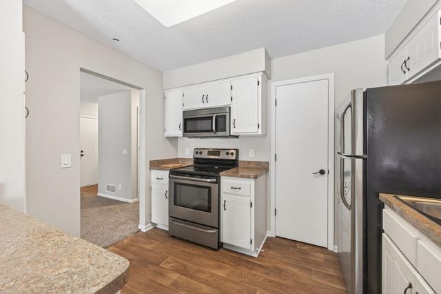 4339 Buckingham Court 1106, Vadnais Heights, MN 55127