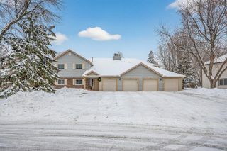 4339 Buckingham Court 1106, Vadnais Heights, MN 55127