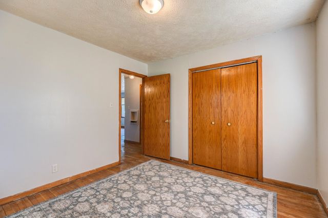 856 Vassar Dr, Salina, KS 67401