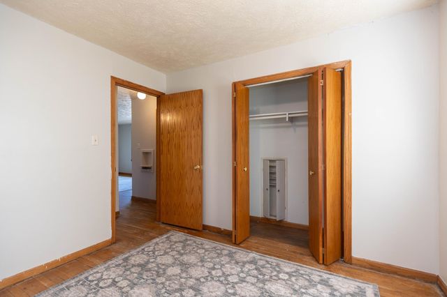 856 Vassar Dr, Salina, KS 67401