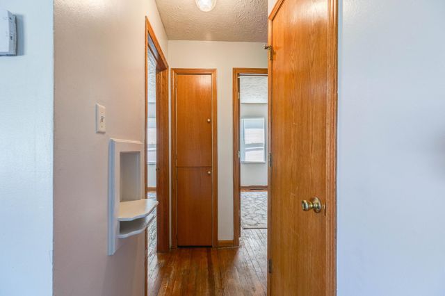 856 Vassar Dr, Salina, KS 67401