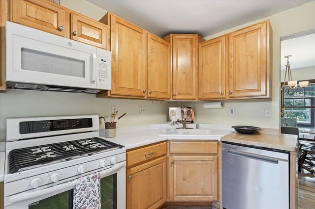 2426 Commonwealth Avenue, Madison, WI 53711