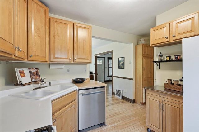 2426 Commonwealth Avenue, Madison, WI 53711