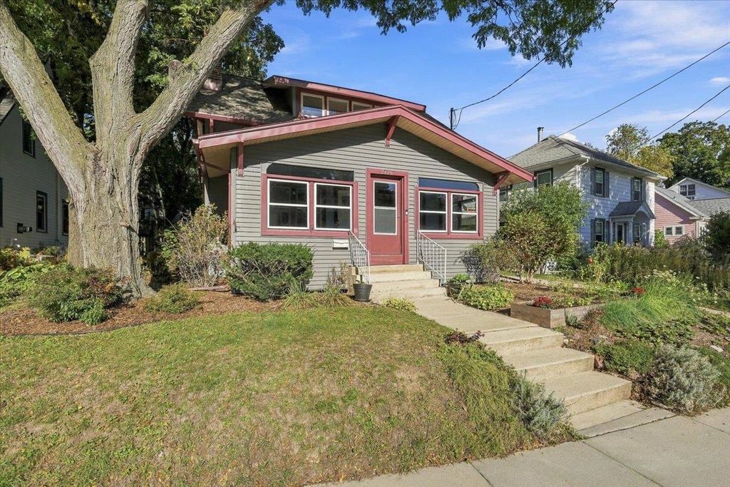 2426 Commonwealth Avenue, Madison, WI 53711