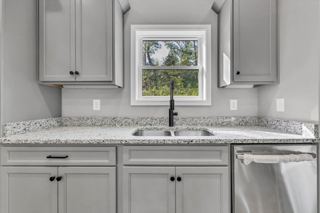 1159 Hilltop Rd, Cumberland Furnace, TN 37051