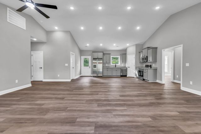 1159 Hilltop Rd, Cumberland Furnace, TN 37051