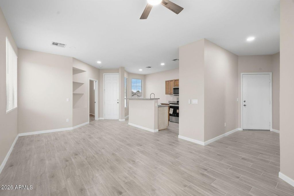 6537 S 15TH Drive, Phoenix, AZ 85041 — photo 2