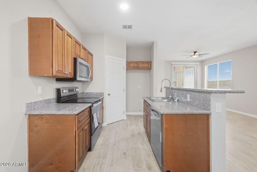 6537 S 15TH Drive, Phoenix, AZ 85041 — photo 5