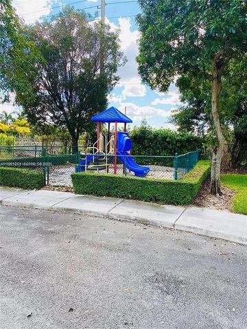 2907 SE 15th Ter, Homestead, FL 33035