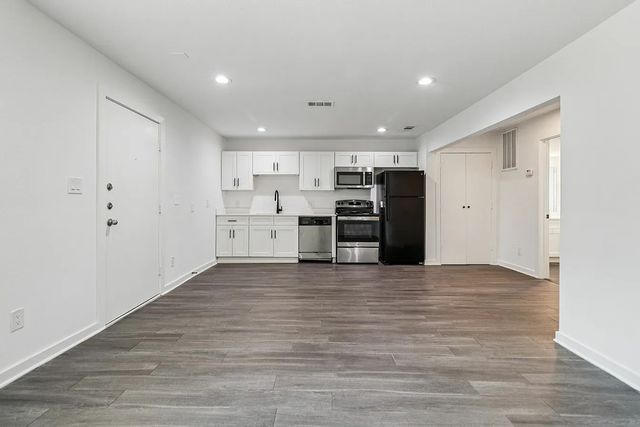 321 E 8th Street 110, Dallas, TX 75203