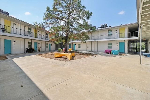 321 E 8th Street 110, Dallas, TX 75203