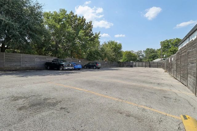 321 E 8th Street 110, Dallas, TX 75203