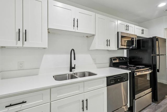 321 E 8th Street 110, Dallas, TX 75203