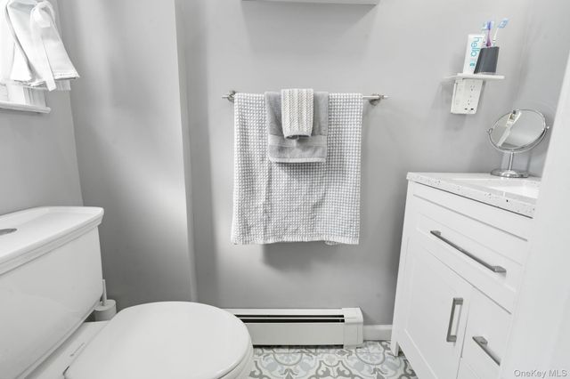 572 S Bayview Avenue, Freeport, NY 11520