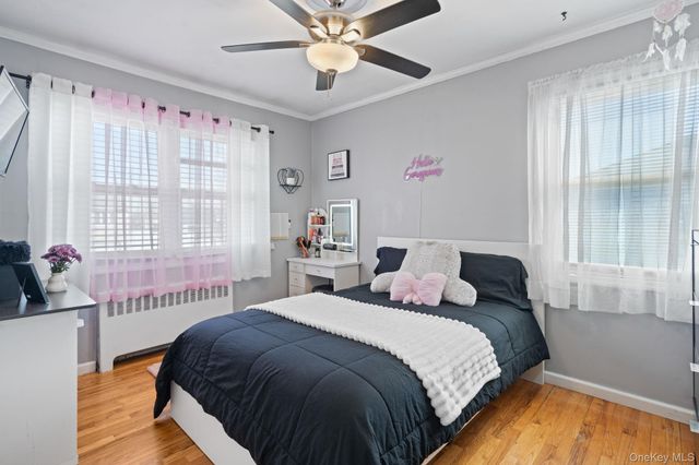 572 S Bayview Avenue, Freeport, NY 11520