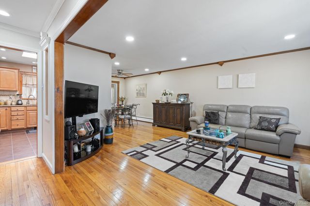 572 S Bayview Avenue, Freeport, NY 11520