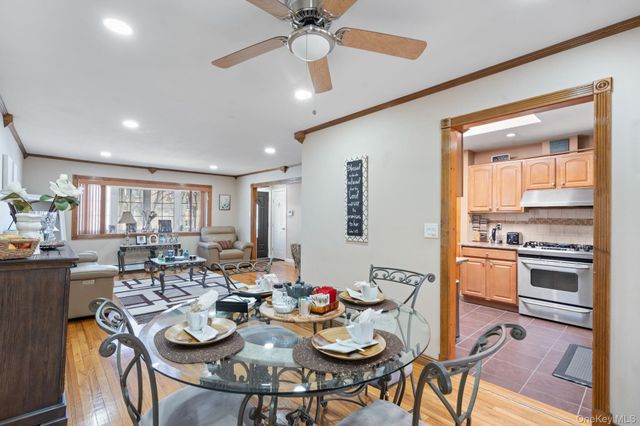 572 S Bayview Avenue, Freeport, NY 11520