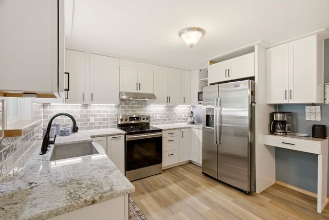 415 N Silver Lake Ave, Medical Lake, WA 99022