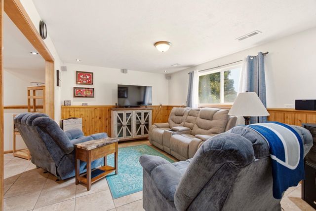 415 N Silver Lake Ave, Medical Lake, WA 99022