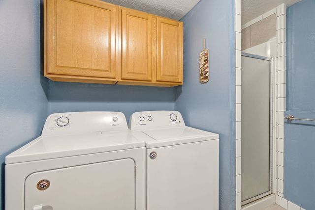 415 N Silver Lake Ave, Medical Lake, WA 99022