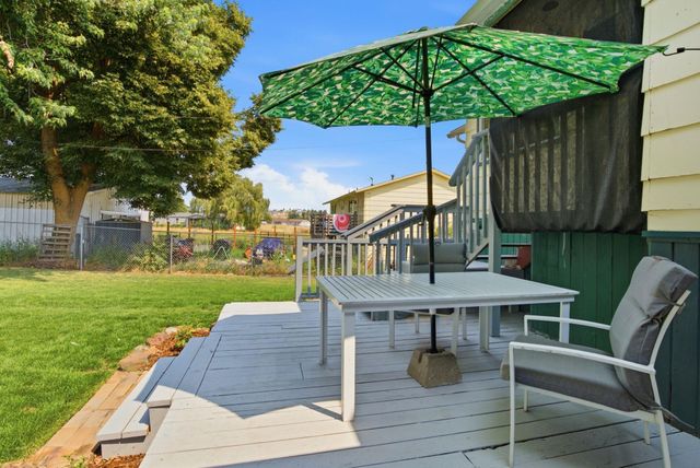 415 N Silver Lake Ave, Medical Lake, WA 99022
