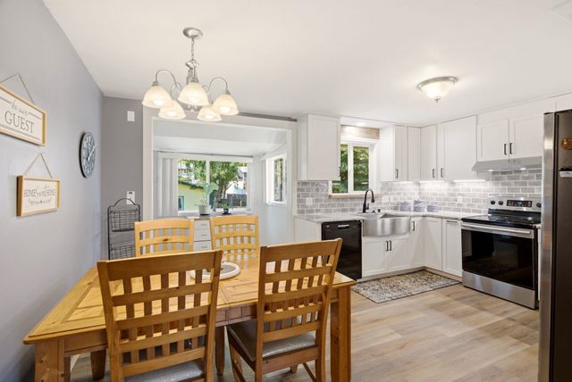 415 N Silver Lake Ave, Medical Lake, WA 99022