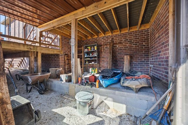 1685 Coopers Cove, Fayetteville, AR 72701